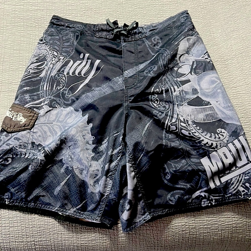 Maui & Sons Mens swim shorts size L(36-38)